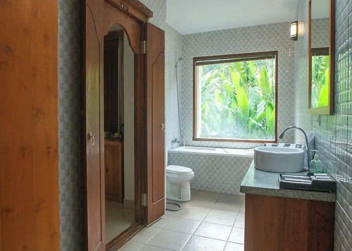 Bali Jungle فندق تيغالالانغْ